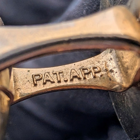 英國復古韋奇伍德 (Wedgwood) 男士浮雕鍍金袖扣(帶錶殼)